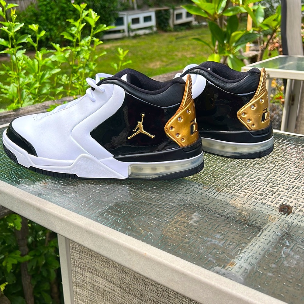 Air Jordan Sneakers (Youth)